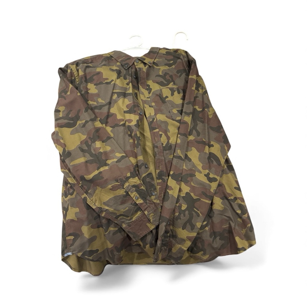American Eagle Outfitters Camouflage Button Down Shirt